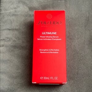 Shiseido Ultimune Power Infusing Serum - Vibrant Red